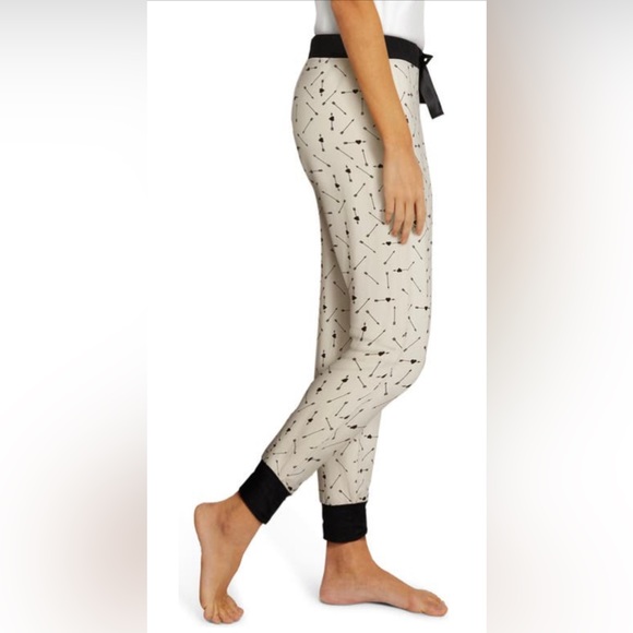 WILDFOX Single AF 2 piece pajama set - Picture 3 of 4